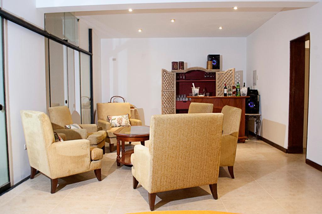 Mc Hotel Ика Экстерьер фото