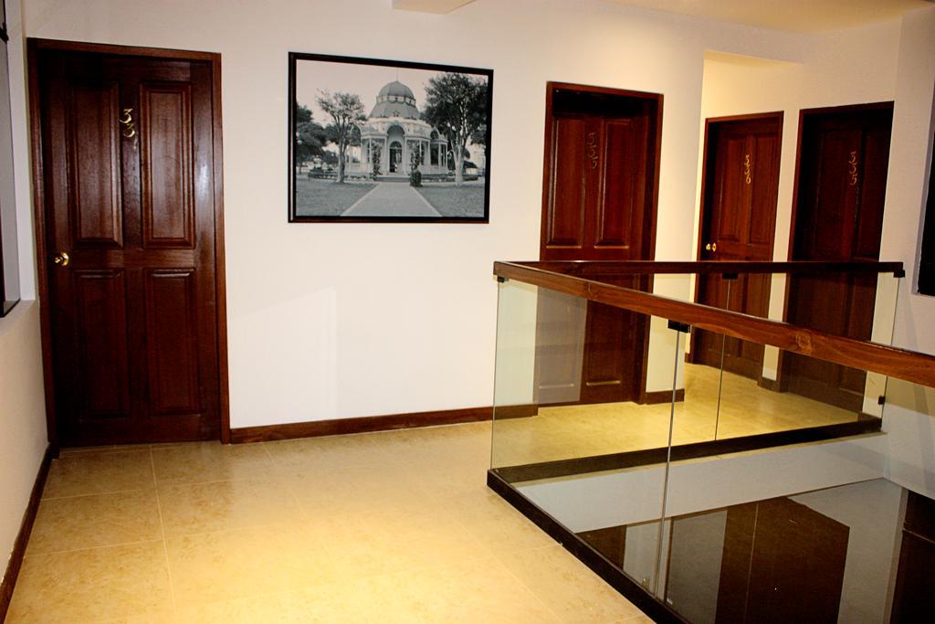 Mc Hotel Ика Экстерьер фото